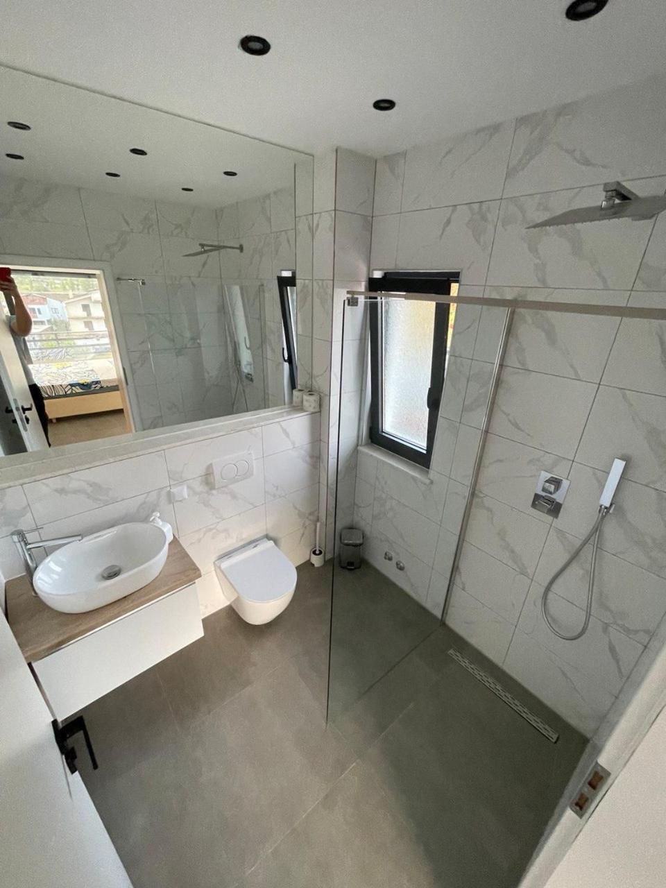 Hela Residence Orikumi Exteriér fotografie